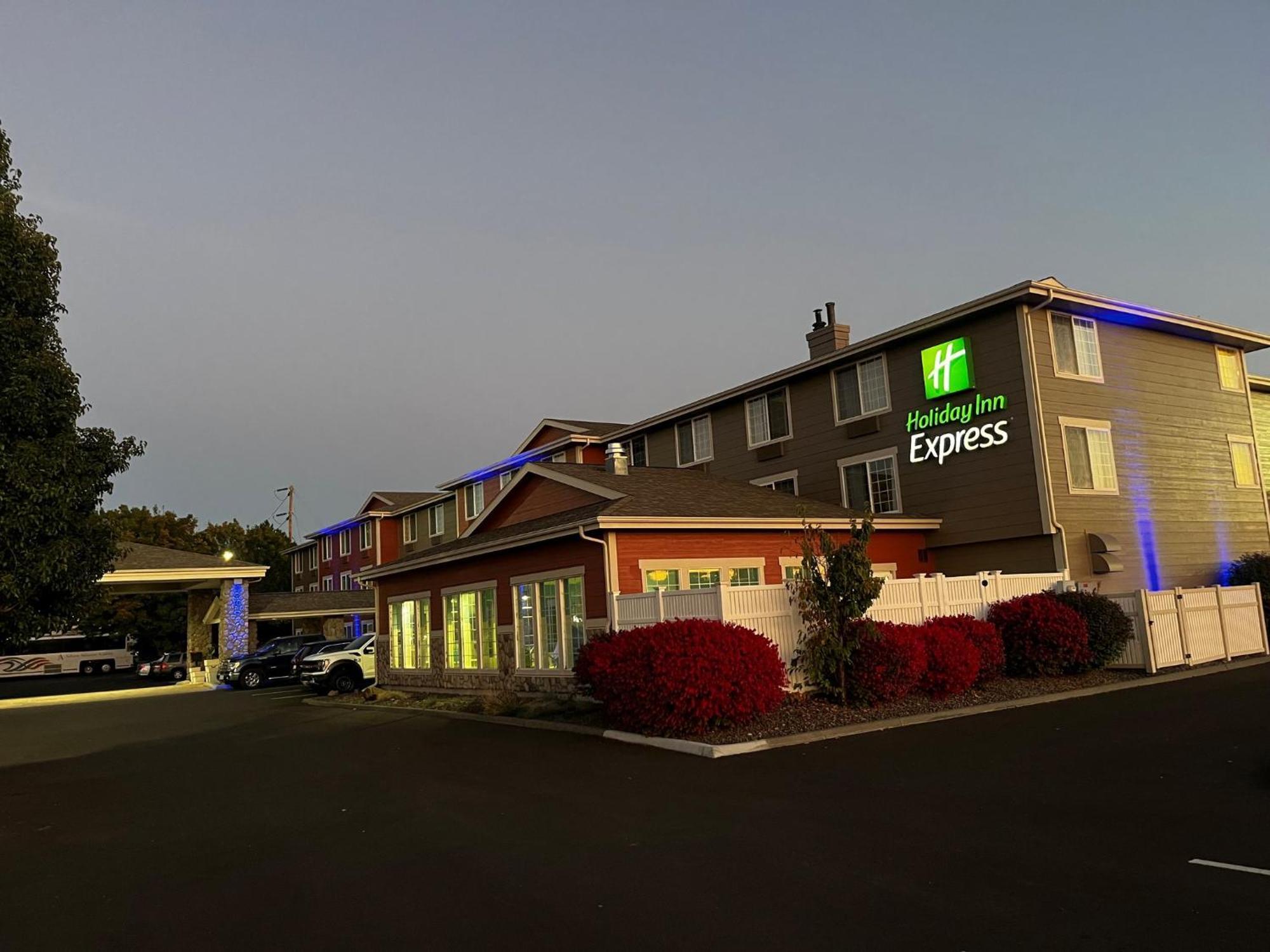 Holiday Inn Express Walla Walla By Ihg Exterior photo