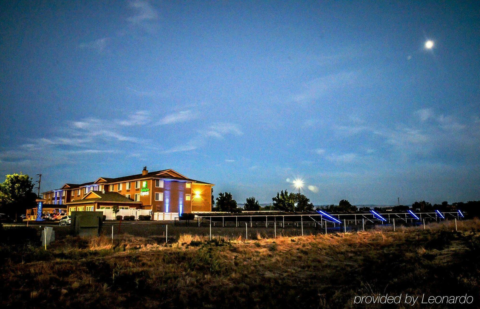 Holiday Inn Express Walla Walla By Ihg Exterior photo